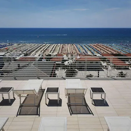 Bracciotti 3* Lido di Camaiore