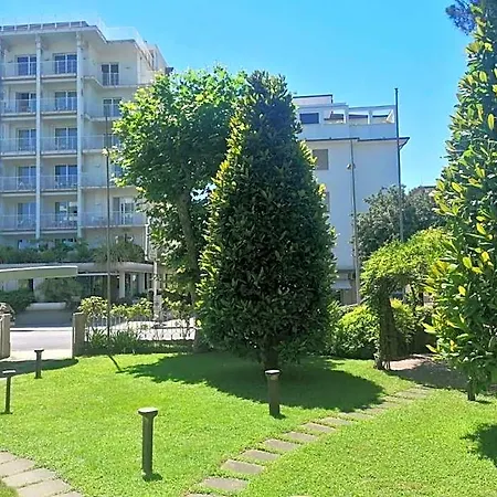 Bracciotti Ξενοδοχείο Λίντο ντι Καμαϊόρε